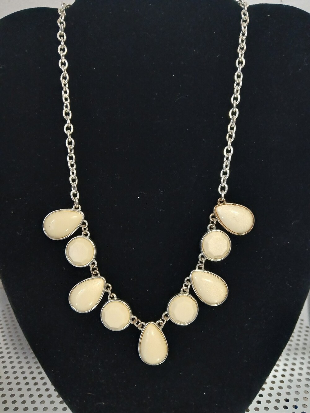 Vintage Liz Claiborne Silvertone Teardrop Bib Necklace
